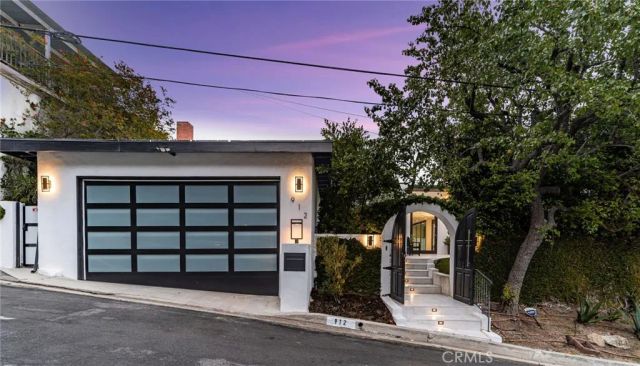 912 Honeywood Rd, Los Angeles, CA 90049