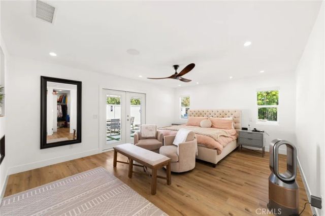 912 Honeywood Rd, Los Angeles, CA 90049