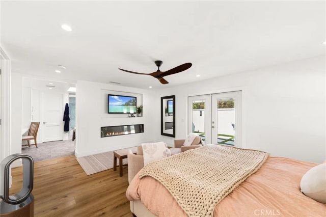 912 Honeywood Rd, Los Angeles, CA 90049
