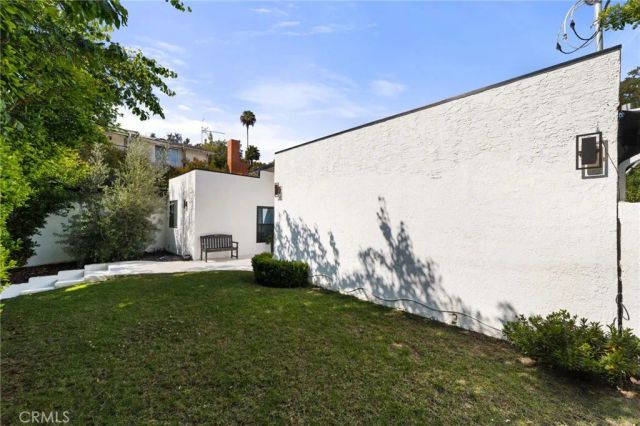 912 Honeywood Rd, Los Angeles, CA 90049