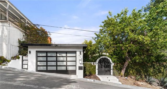 912 Honeywood Rd, Los Angeles, CA 90049