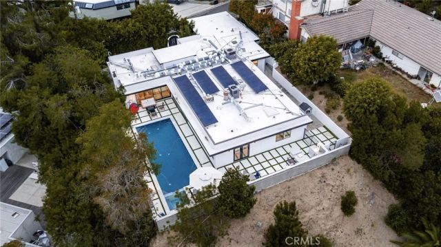 912 Honeywood Rd, Los Angeles, CA 90049