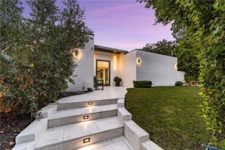 912 Honeywood Rd, Los Angeles, CA 90049