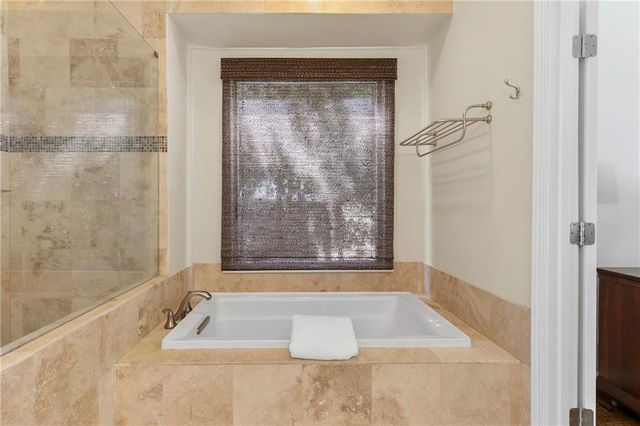 2135 Whittingham Court, Roswell, GA 30075