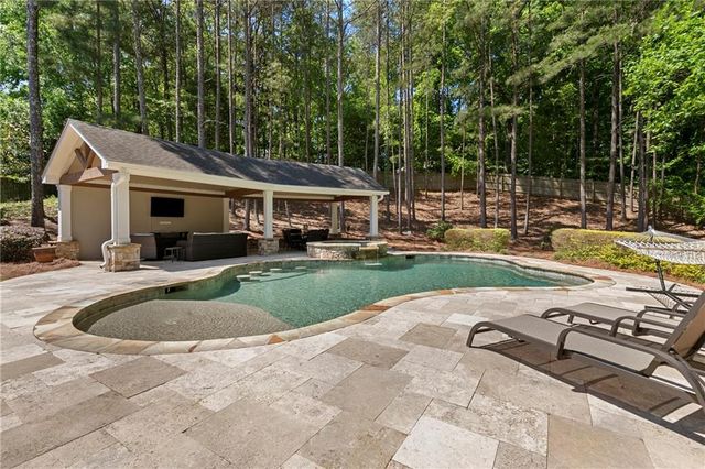 2135 Whittingham Court, Roswell, GA 30075