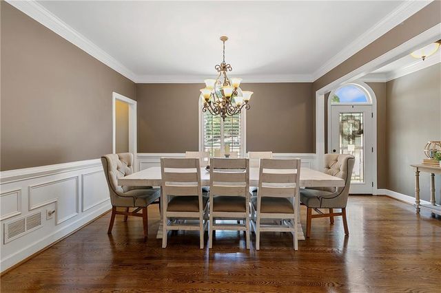 2135 Whittingham Court, Roswell, GA 30075