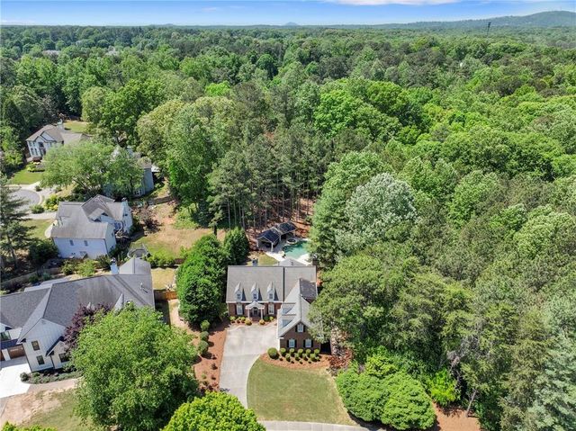 2135 Whittingham Court, Roswell, GA 30075