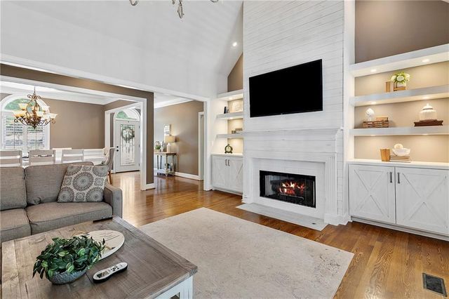 2135 Whittingham Court, Roswell, GA 30075