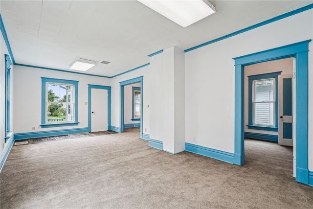 835 10th Street SW, Cedar Rapids, IA 52404