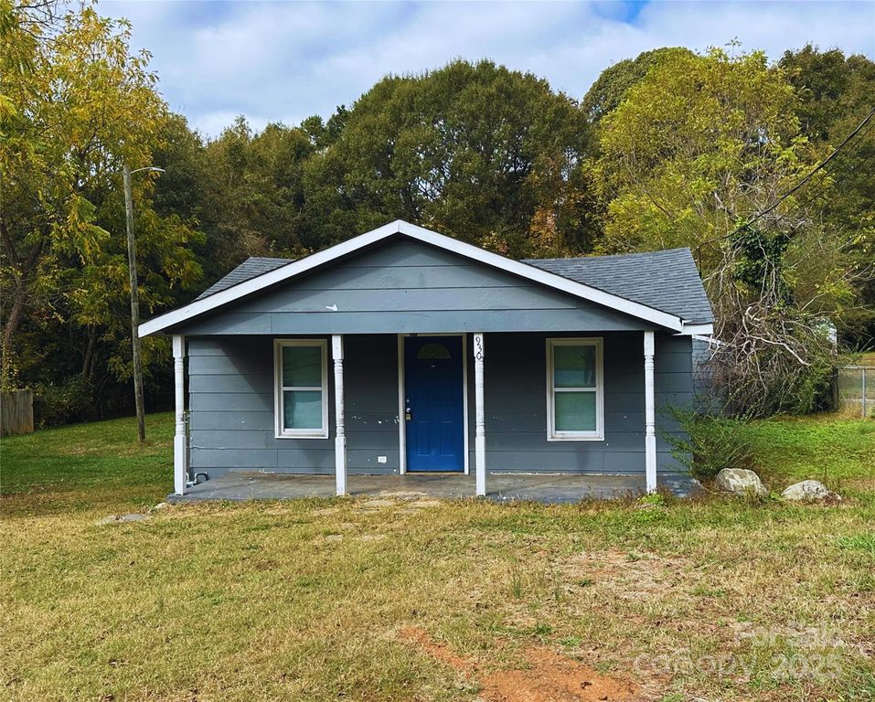 930 Mauney Avenue E, Gastonia, NC 28054