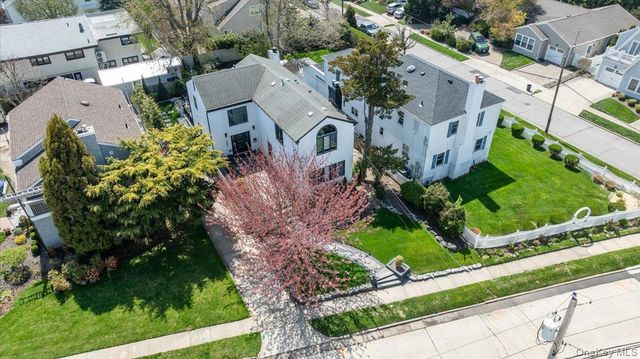 1989 Bay Boulevard, Atlantic Beach, NY 11509