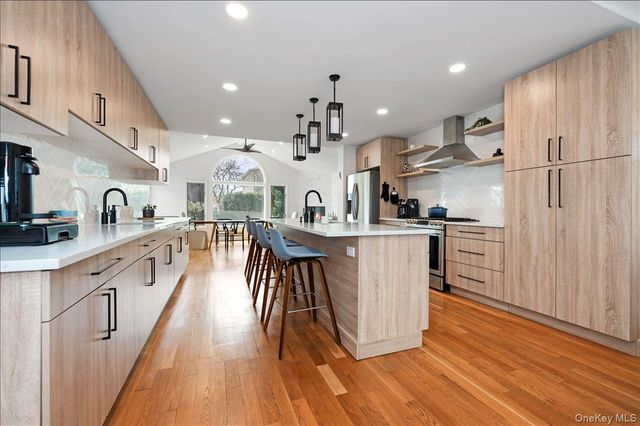 1989 Bay Boulevard, Atlantic Beach, NY 11509