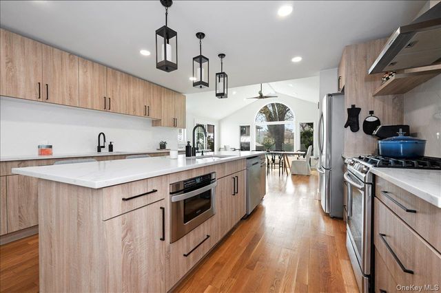 1989 Bay Boulevard, Atlantic Beach, NY 11509