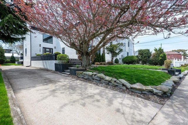 1989 Bay Boulevard, Atlantic Beach, NY 11509