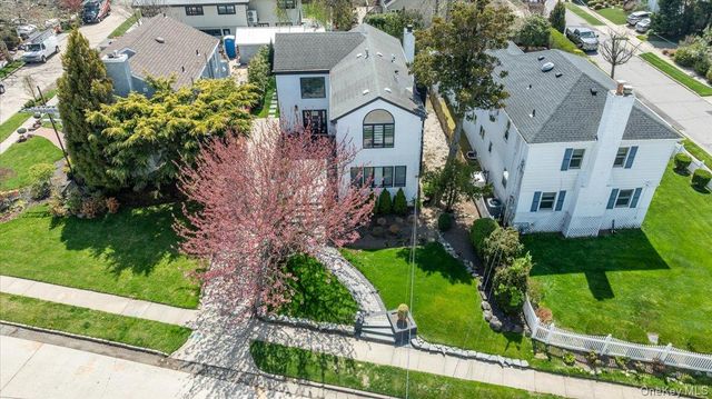 1989 Bay Boulevard, Atlantic Beach, NY 11509