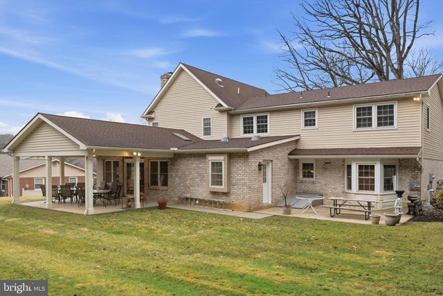 3759 SILVERWOOD DR, York, PA 17402