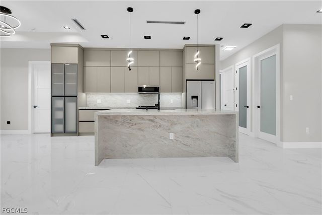 2506 73rd ST W, Lehigh Acres, FL 33971