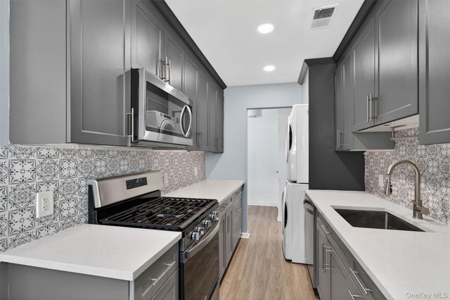 276 Temple Hill Road 1506, New Windsor, NY 12553