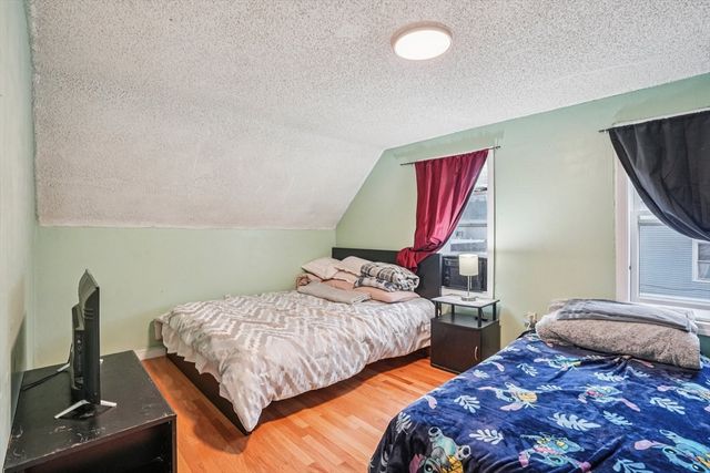 46 Main St, Lowell, MA 01852