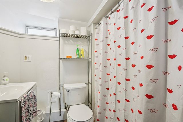 46 Main St, Lowell, MA 01852