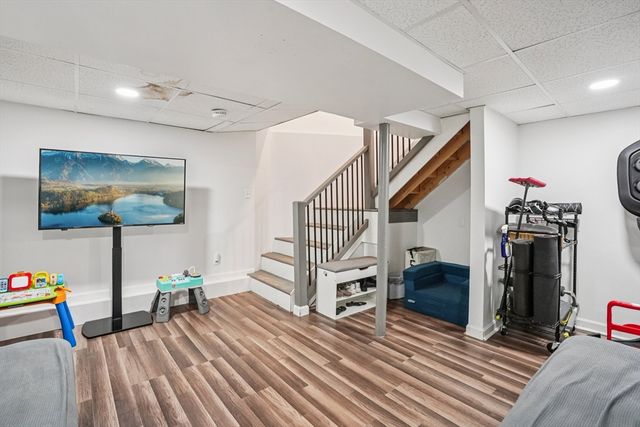 46 Main St, Lowell, MA 01852