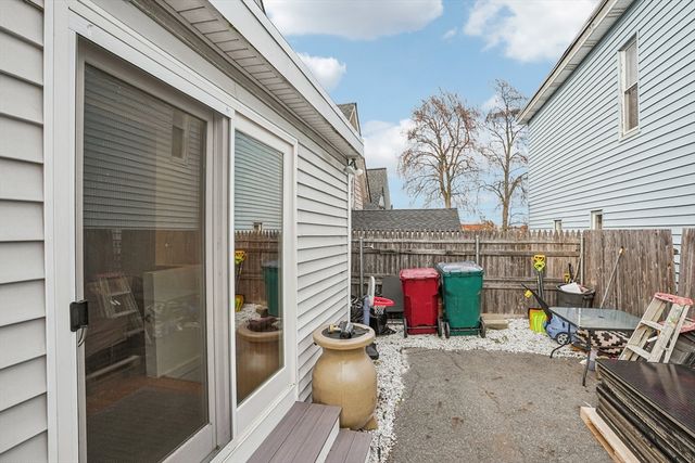 46 Main St, Lowell, MA 01852