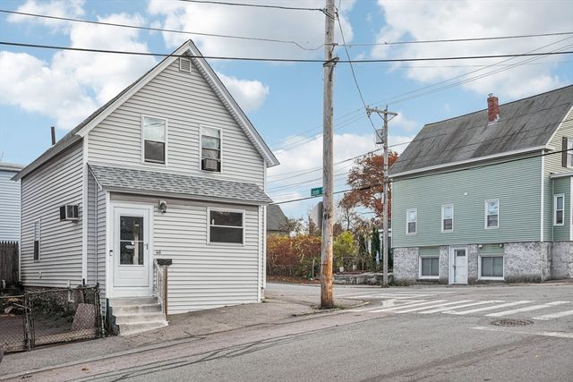 46 Main St, Lowell, MA 01852