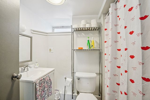 46 Main St, Lowell, MA 01852