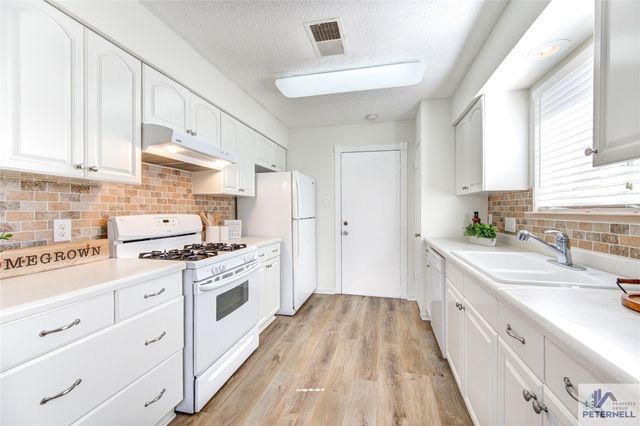 946 Three Forks Drive, Katy, TX 77450