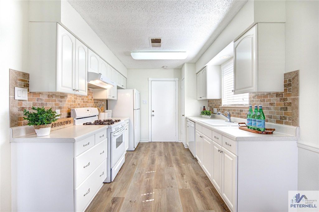 946 Three Forks Drive, Katy, TX 77450