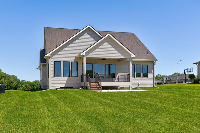 10622 NW 80th Avenue, Johnston, IA 50131