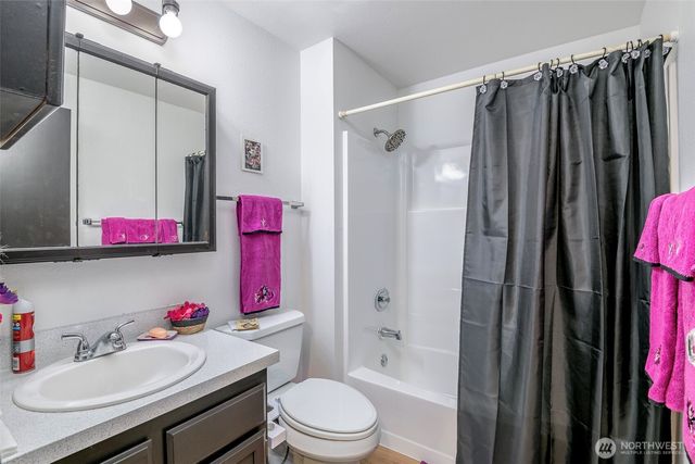 3320 Narrows View Lane NE #102, Bremerton, WA 98310