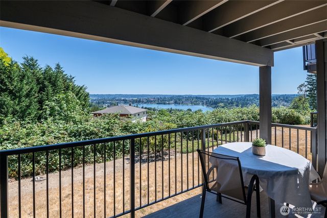 3320 Narrows View Lane NE #102, Bremerton, WA 98310
