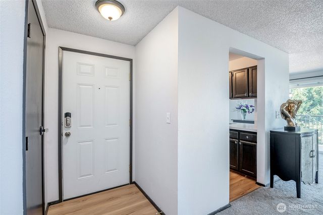 3320 Narrows View Lane NE #102, Bremerton, WA 98310