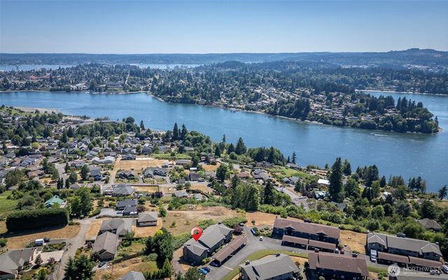 3320 Narrows View Lane NE #102, Bremerton, WA 98310