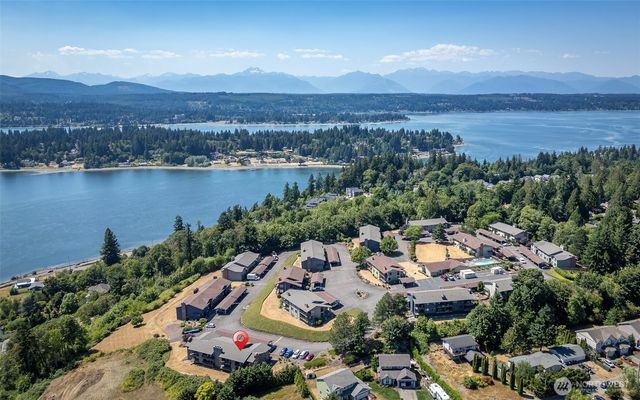 3320 Narrows View Lane NE #102, Bremerton, WA 98310