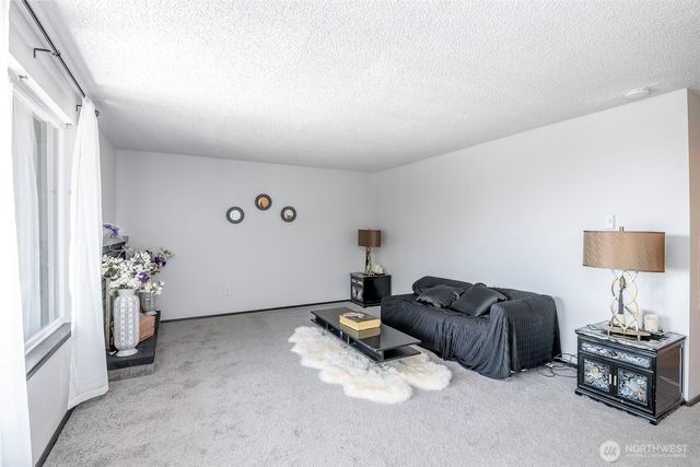 3320 Narrows View Lane NE #102, Bremerton, WA 98310
