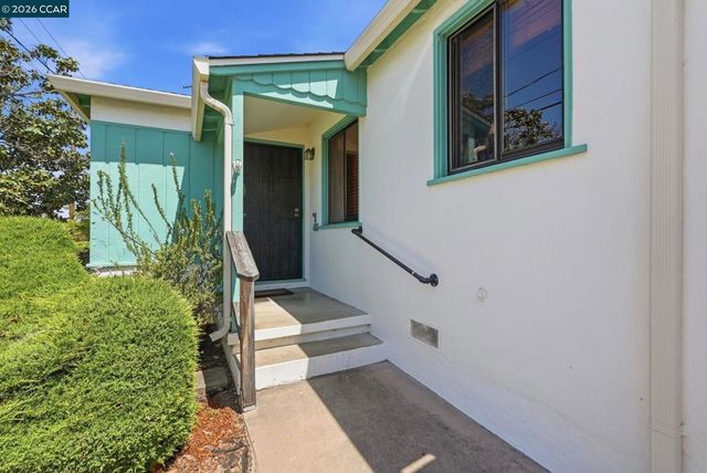15184 Andover St, San Leandro, CA 94579