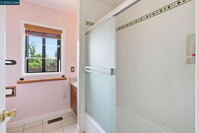 15184 Andover St, San Leandro, CA 94579