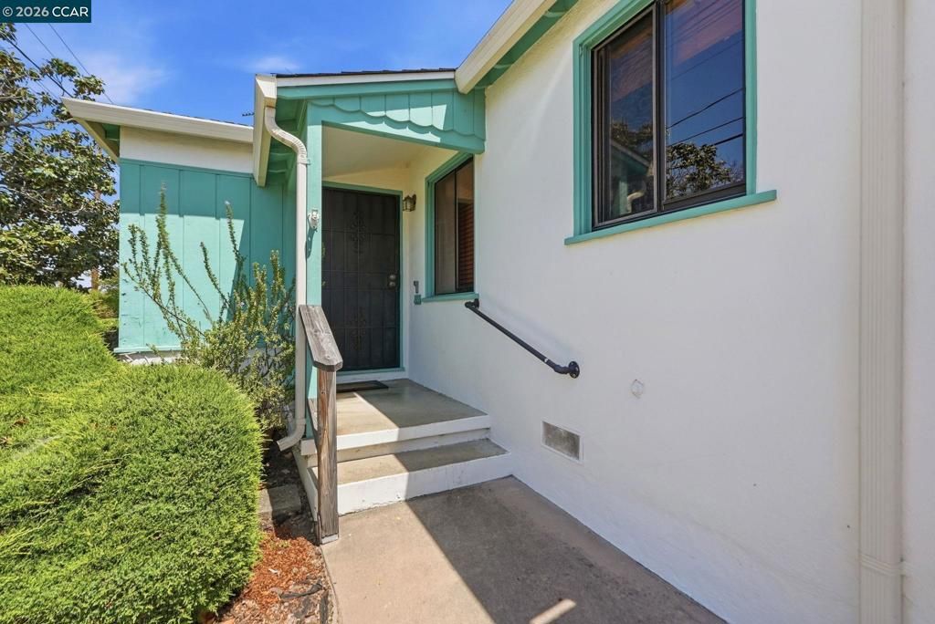 Image 2 of property listing at 15184 Andover St, San Leandro, CA 94579