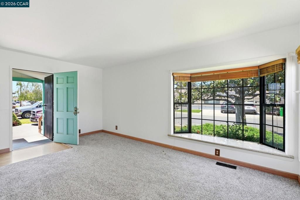Image 3 of property listing at 15184 Andover St, San Leandro, CA 94579