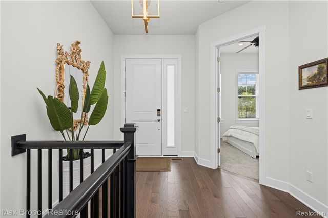5636 Suffolk Court, West Bloomfield Charter Township, MI 48322