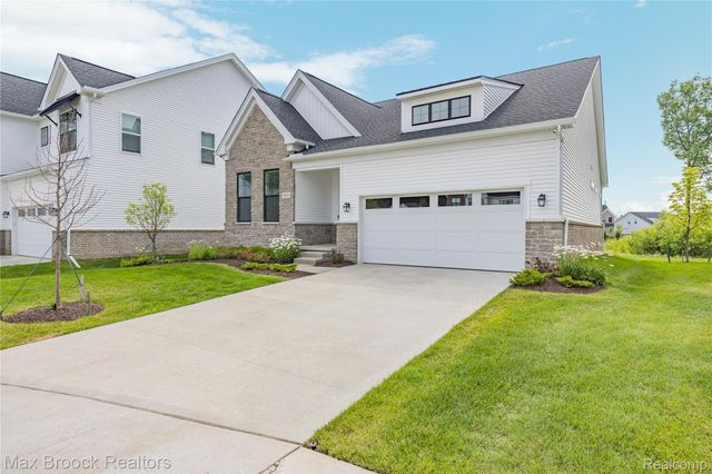 5636 Suffolk Court, West Bloomfield Charter Township, MI 48322