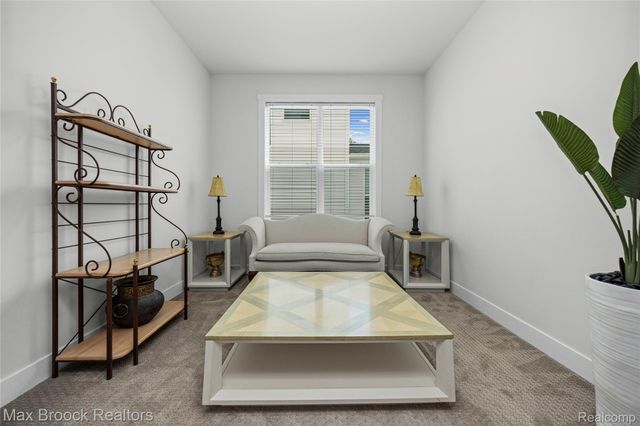 5636 Suffolk Court, West Bloomfield Charter Township, MI 48322
