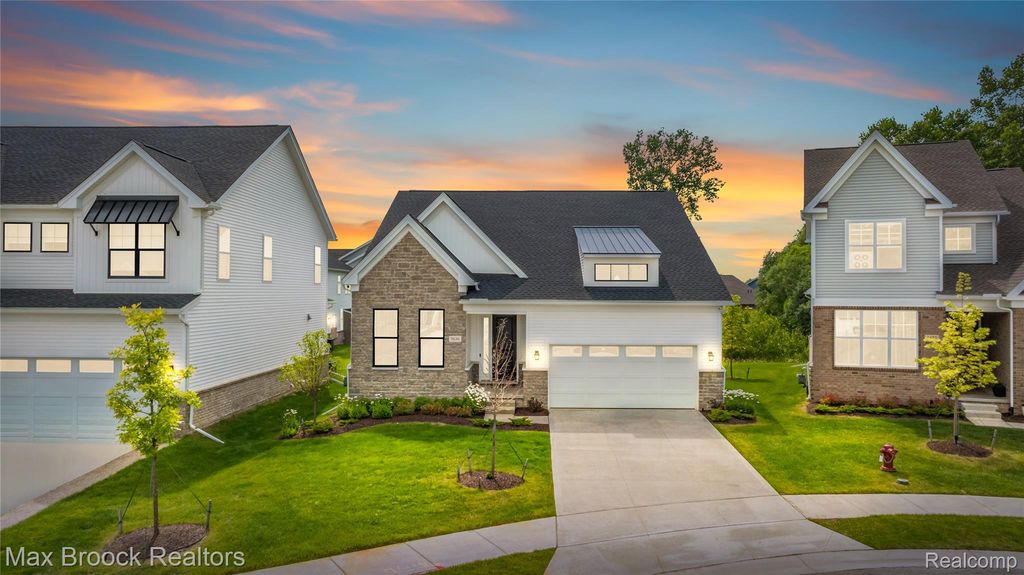 5636 Suffolk Court, West Bloomfield Charter Township, MI 48322