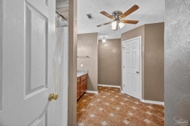 4400 Amberwood Cir, Pace, FL 32571