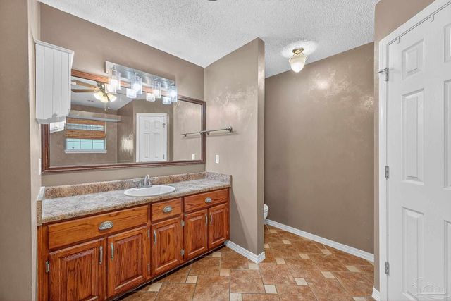4400 Amberwood Cir, Pace, FL 32571