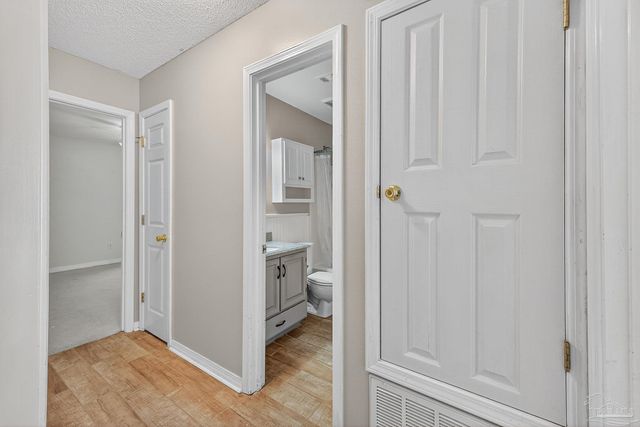 4400 Amberwood Cir, Pace, FL 32571