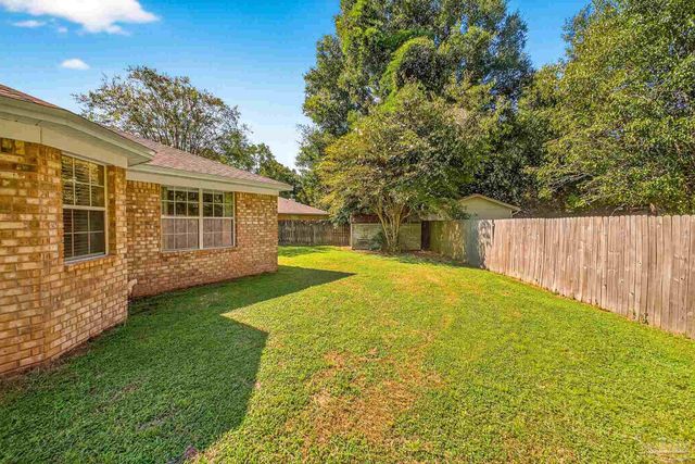 4400 Amberwood Cir, Pace, FL 32571