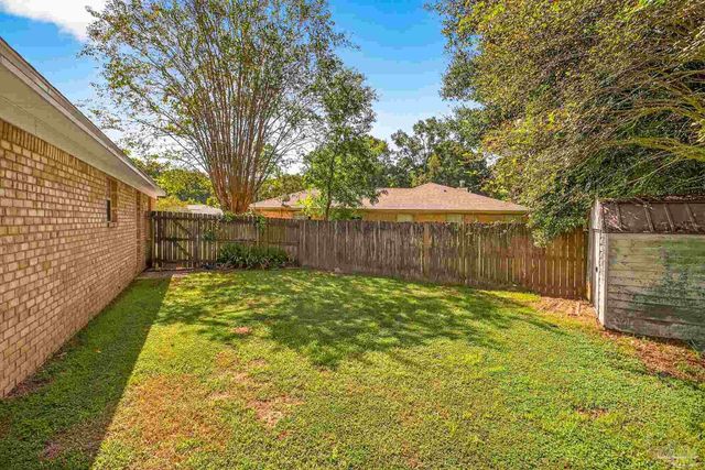4400 Amberwood Cir, Pace, FL 32571